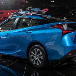 2019-toyota-prius-awd-e-1 (1)