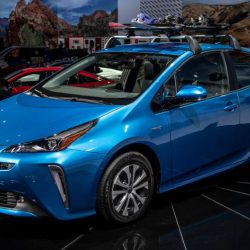 2019-toyota-prius-awd-e-1 (2)
