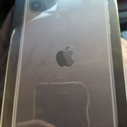 iphone 11 pro max  512gb held